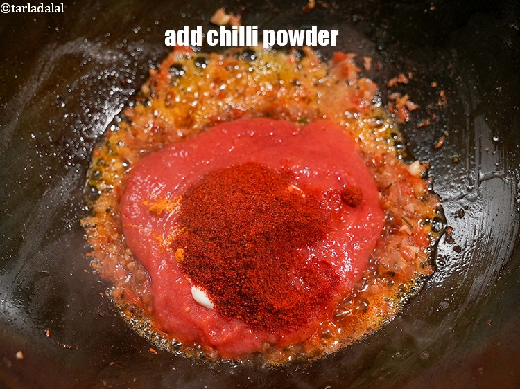 Step 32 – <p>Add 1 tbsp chilli powder.</p>