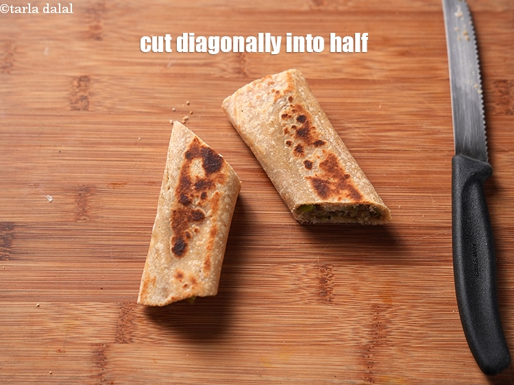 स्टेप 34 – तिरछे आधे भाग में काटें।