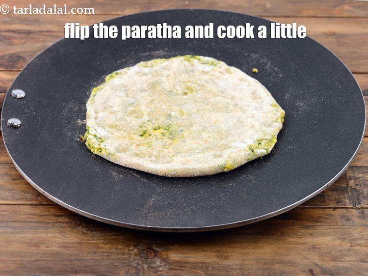 Step 32 – Flip the&nbsp;<strong>aloo methi tofu paratha recipe</strong><strong>&nbsp;| Indian style tofu&nbsp;methi paratha | whole wheat methi and …