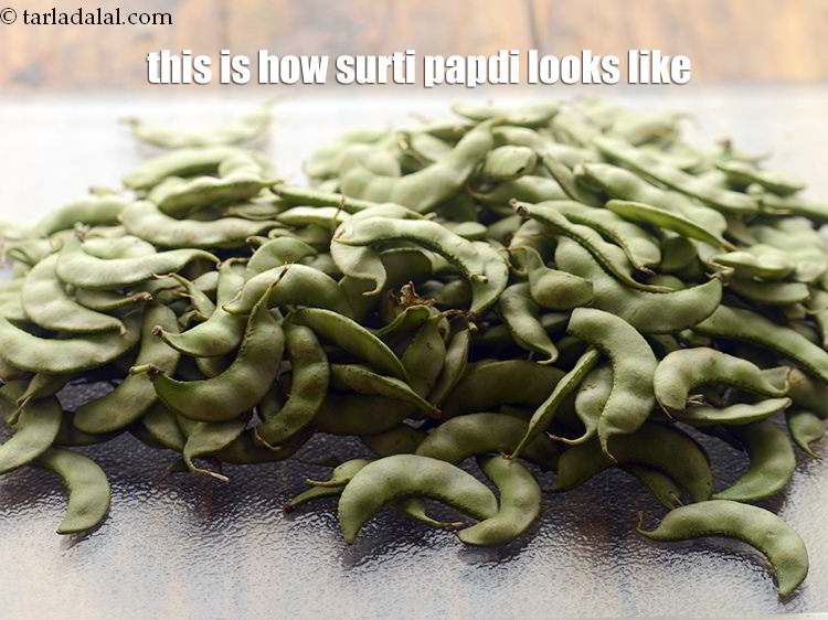 स्टेप 31 – <strong>उंधियू</strong> सर्दियों के दौरान बनाया जाता है जब सामग्री ताजा …