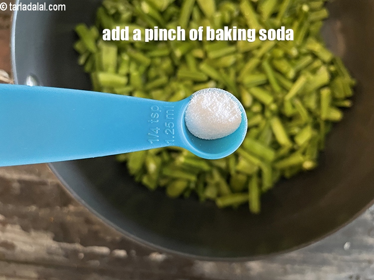 Step 9 – Add&nbsp;<meta charset="UTF-8" />a pinch of&nbsp;<a href="glossary-baking-soda-soda-bi-carb-615i">baking soda</a>.