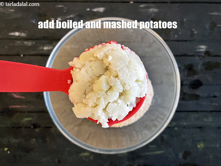 Step 4 – Add&nbsp;<meta charset="UTF-8" />1/4 cup&nbsp;<a href="glossary-boiled-and-mashed-potatoes-1831i">boiled , peeled and mashed potatoes</a>.