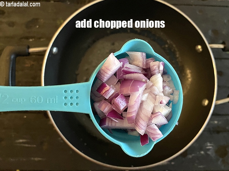 Step 4 – Add&nbsp;<meta charset="UTF-8" />1 cup&nbsp;<a href="glossary-chopped-onions-722i">chopped onions</a>.