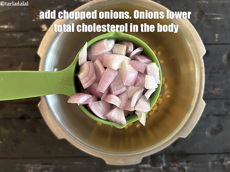 Step 24 – Add&nbsp;<meta charset="UTF-8" />1/2 cup&nbsp;<a href="glossary-chopped-onions-722i">chopped onions</a>.&nbsp;The quercetin in Onions promotes production of HDL (good cholesterol) …