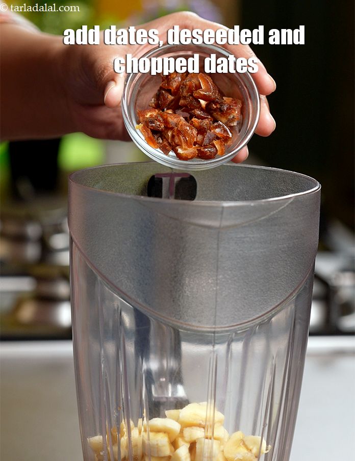 Step 7 – Add 7 <a href="glossary-dates-khajur-391i">dates (khajur)</a>&nbsp;, deseeded and chopped dates.