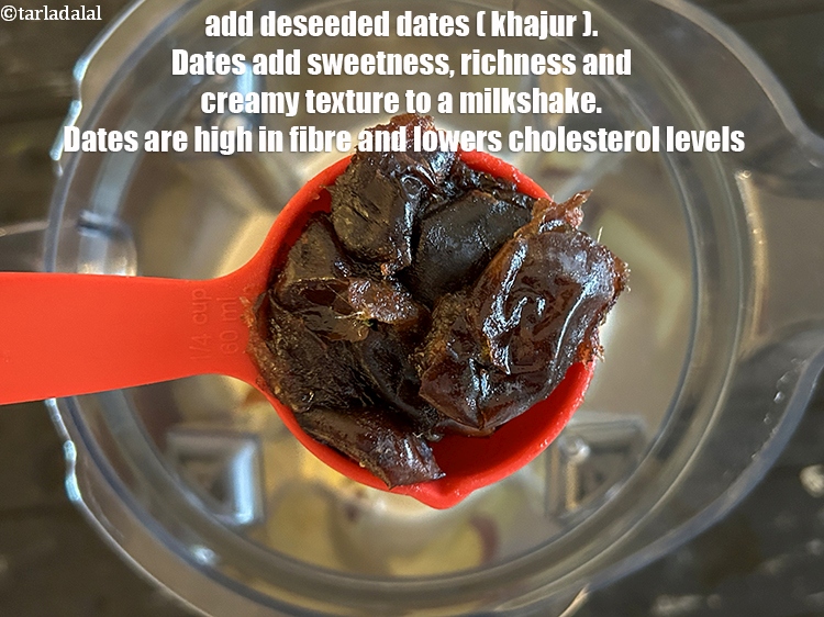Step 9 – Add&nbsp;<meta charset="UTF-8" />1/4 cup deseeded&nbsp;dates (khajur).&nbsp;Dates add sweetness, richness, and a creamy texture to a …