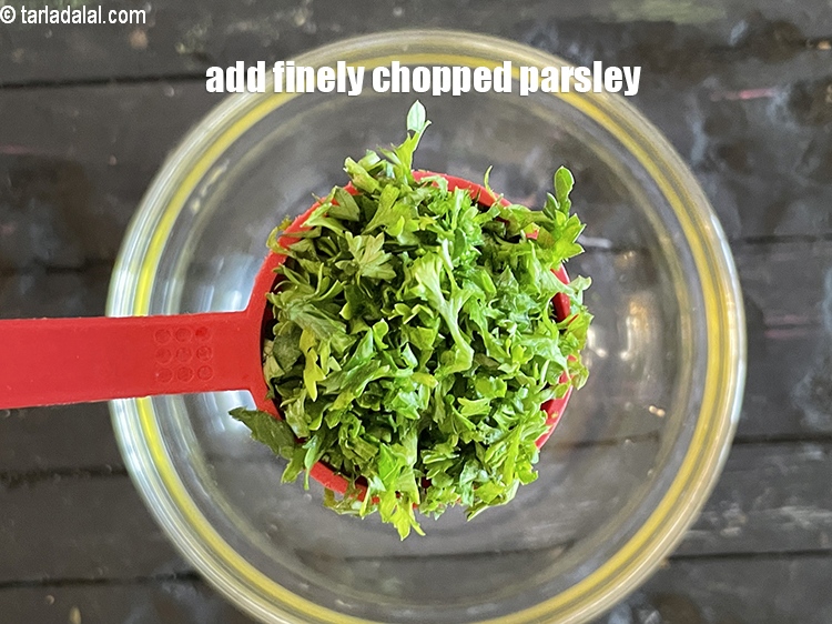 Step 5 – Add&nbsp;<meta charset="UTF-8" />2 tbsp&nbsp;finely&nbsp;<a href="glossary-chopped-parsley-793i">chopped parsley</a>.