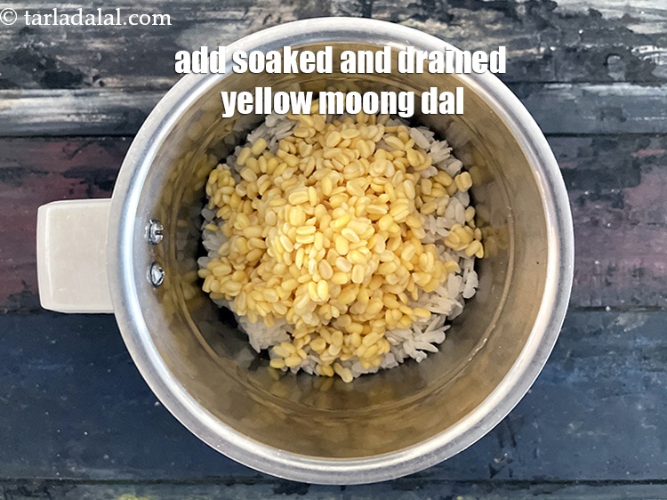 Step 16 – <p>Add soaked and drained yellow moong dal.</p>