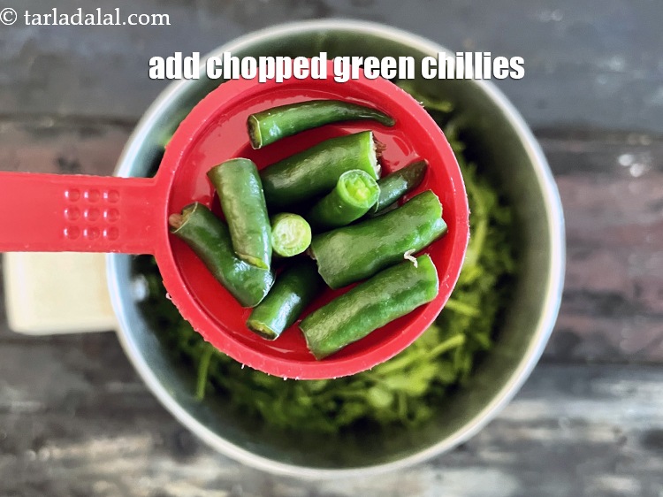 Step 7 – Add&nbsp;<meta charset="UTF-8" />3&nbsp;<a href="glossary-green-chillies-hari-mirch-331i">green chillies</a>&nbsp;, roughly chopped.