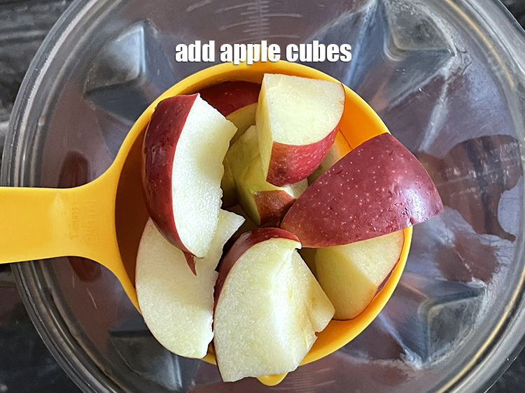Step 7 – Add&nbsp;<meta charset="UTF-8" />1 cup&nbsp;<a href="glossary-apple-cubes-57i">apple cubes</a>.