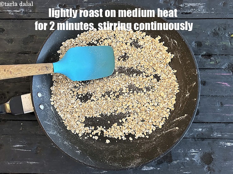 Step 4 – Lightly roast on medium flame for 2&nbsp;minutes stirring continuously.