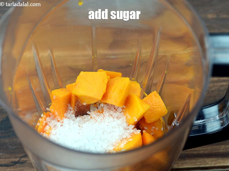 स्टेप 4 – २ टेबल-स्पून&nbsp;<a href=""https://www.tarladalal.com/glossary-sugar-chini-shakkar-hindi-278i"">चीनी</a>&nbsp;डालें।