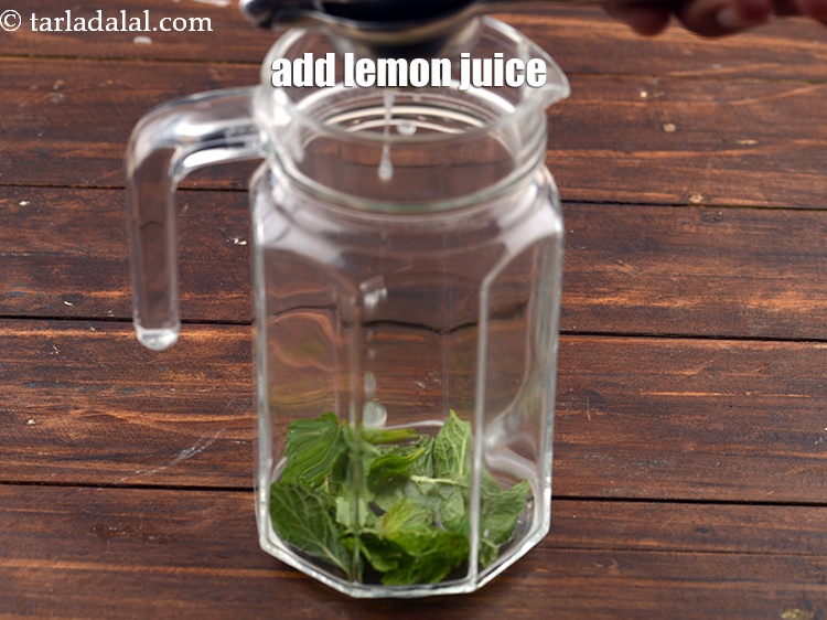 Step 4 – Add 2 tsp&nbsp;<a href="https://www.tarladalal.com/glossary-lemon-juice-numbi-ka-ras-nimbu-ka-juice-471i">lemon juice</a>.
