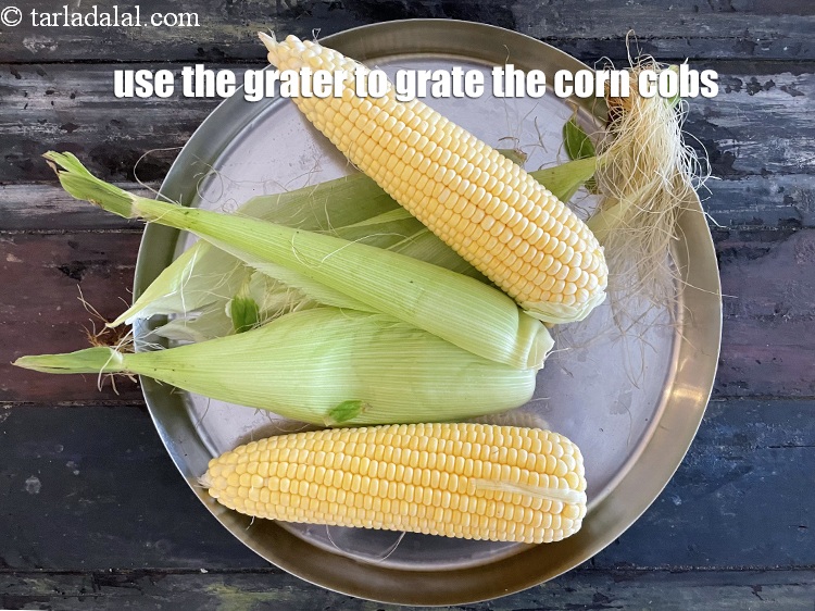 स्टेप 7 – बाहरी परत को अपने हाथों से छीलें।