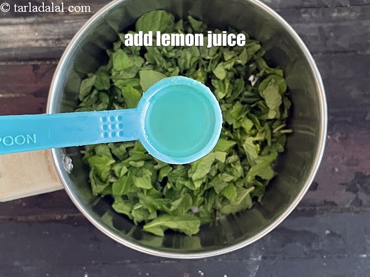 Step 4 – Add&nbsp;<meta charset="UTF-8" />1/2 tsp&nbsp;<a href="glossary-lemon-juice-numbi-ka-ras-nimbu-ka-juice-471i">lemon juice</a>.