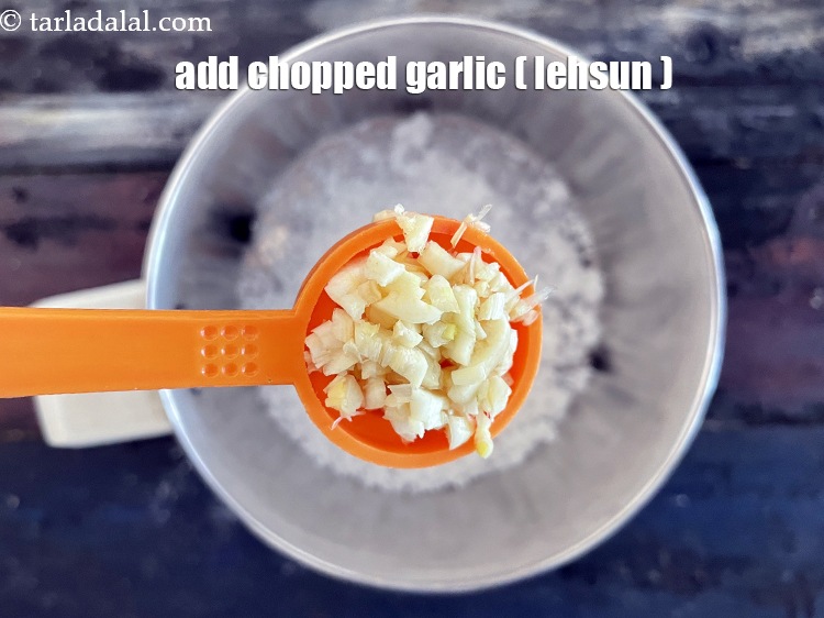 Step 9 – Add&nbsp;<meta charset="UTF-8" />2 tsp&nbsp;roughly&nbsp;<a href="glossary-chopped-garlic-790i">chopped garlic (lehsun)</a>.
