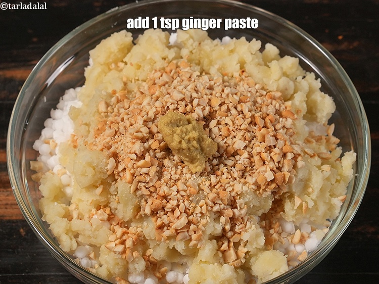 स्टेप 26 – <p>१/२ कप भुनी और <a href="">क्रश की हुई मूंगफली</a> डालें। …