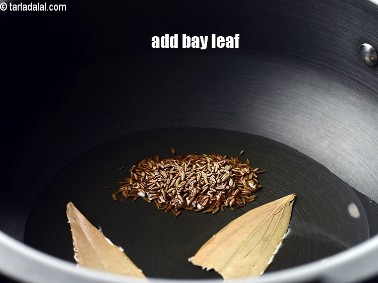 Step 5 – Add 1 bay leaf.
