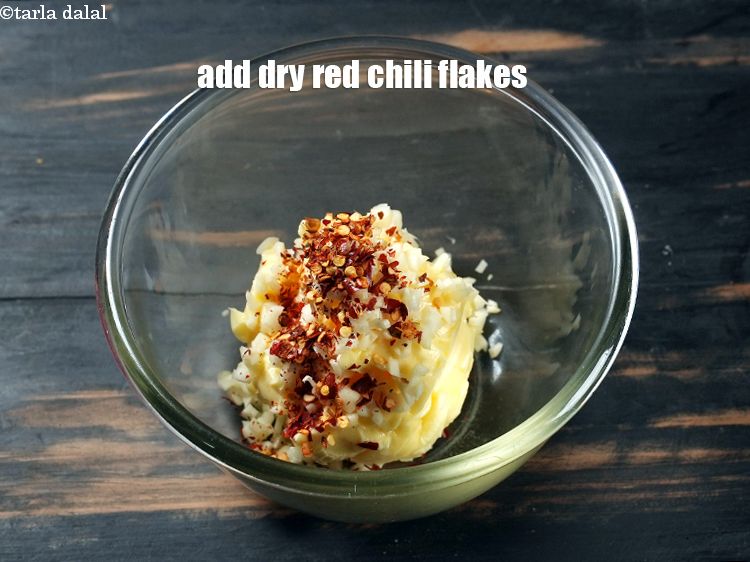 Step 5 – Add &frac12; tsp dry red chili flakes.
