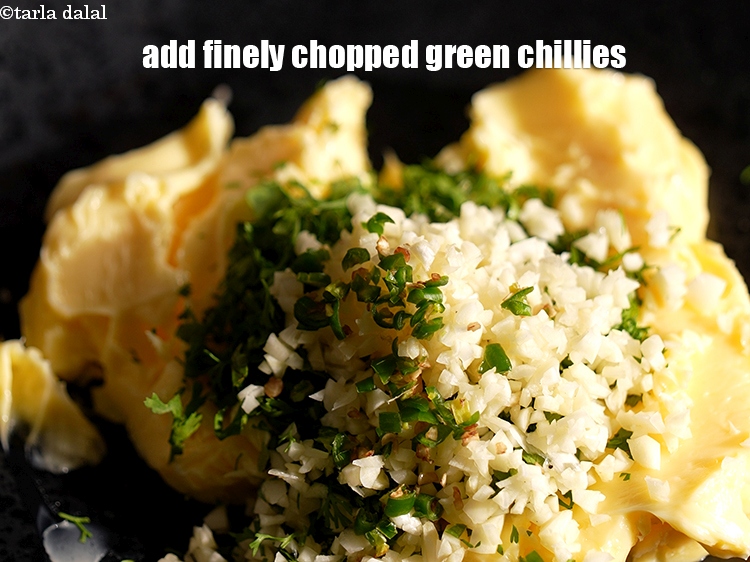 Step 5 – Add &frac12; tsp finely chopped green chillies.