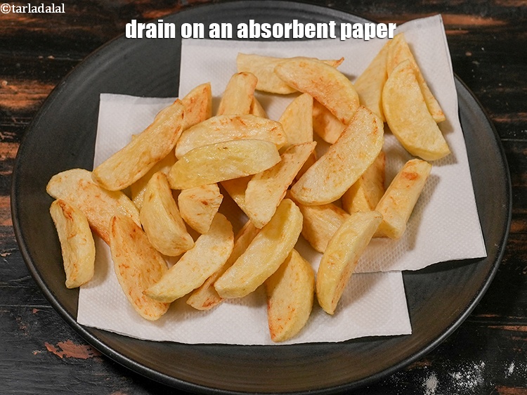 Step 5 – Drain on an absorbent paper. Keep aside.