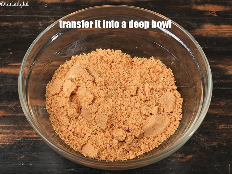 स्टेप 5 – इसे एक गहरे कटोरे में डालें।