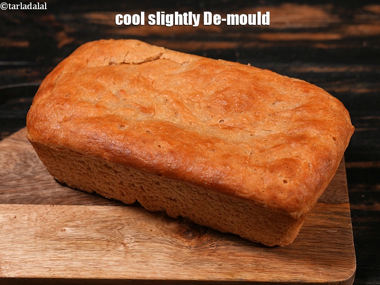 स्टेप 31 – <strong>इन्स्टन्ट सूखे खमीर से बना होल व्हीट ब्रेड लोफ़</strong> को …