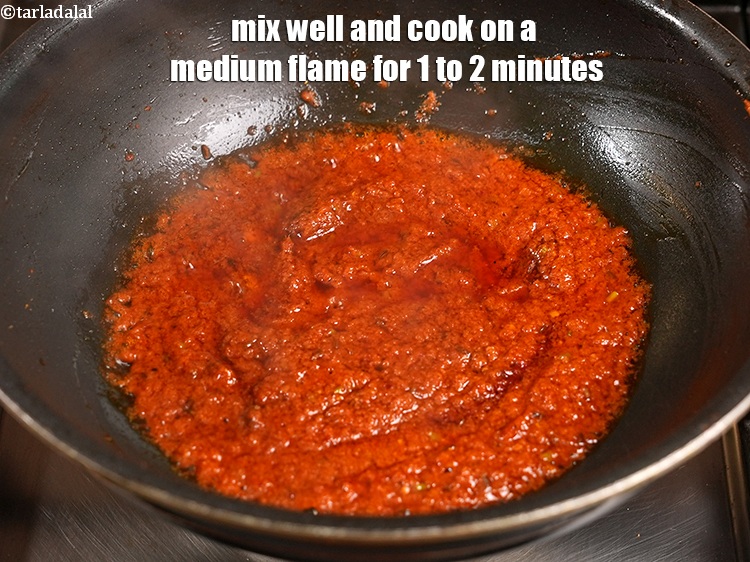 स्टेप 32 – अच्छी तरह मिलाएं और मध्यम आंच पर 1 से 2 …