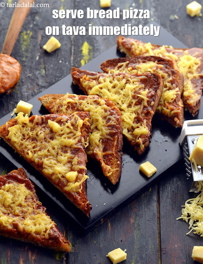 Step 33 – Serve&nbsp;<strong>bread pizza on tava |&nbsp;quick veg bread pizza | 3 ingredient tava bread pizza |</strong>&nbsp;immediately.&nbsp;