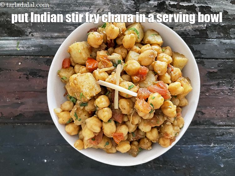 Step 32 – Put<strong>&nbsp;Indian stir fry chana | spicy chickpea stir fry | </strong>&nbsp;in a serving bowl.