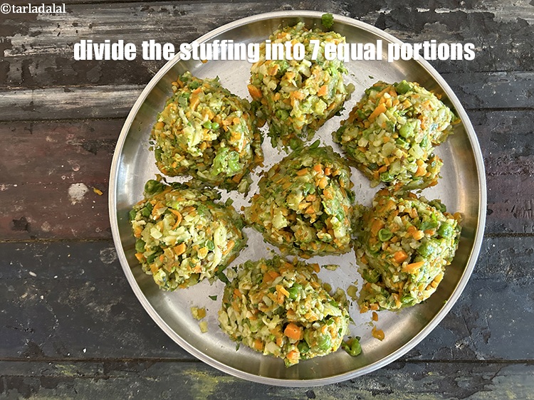 Step 33 – Divide the stuffing into 7 equal portions and keep aside.