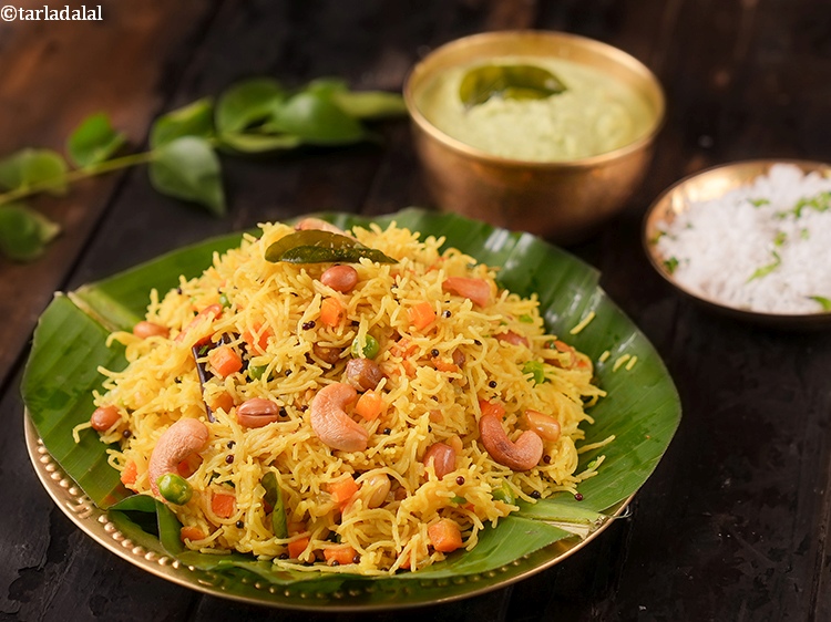 स्टेप 34 – <p><strong>दक्षिण भारतीय शैली का शाविगे उप्पिटु</strong>&nbsp;नारियल की चटनी के साथ …