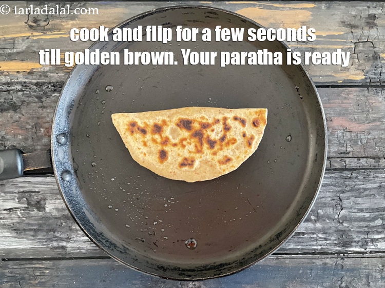 स्टेप 38 – कुछ सेकंड के लिए पकाते रहें और पलटते रहें। सुनहरा …