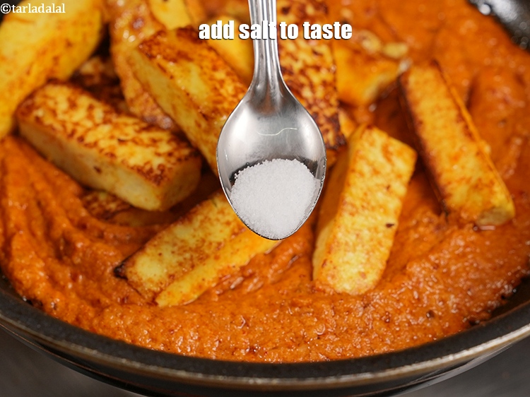 स्टेप 36 – <a href=""https://www.tarladalal.com/glossary-salt-namak-table-salt-hindi-418i"">नमक</a>&nbsp;स्वादानुसार&nbsp;डालें.