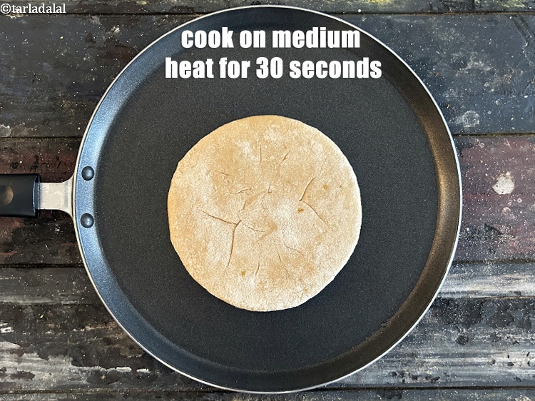 Step 42 – <meta charset="UTF-8" />Cook on medium heat for 30 seconds.&nbsp;&nbsp;<br /> &nbsp;