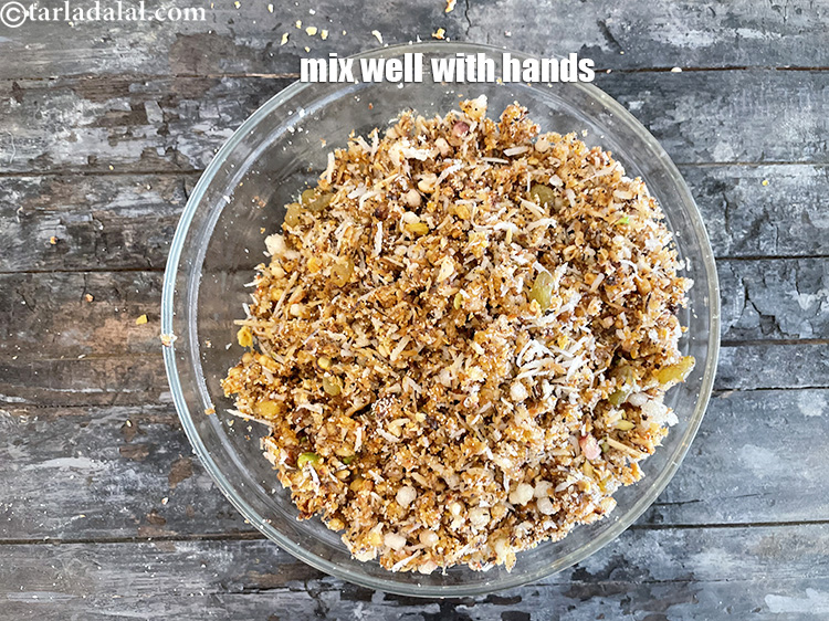 स्टेप 40 – अच्छी तरह मिलाएं। मिक्स करने के लिए अपने हाथों का …