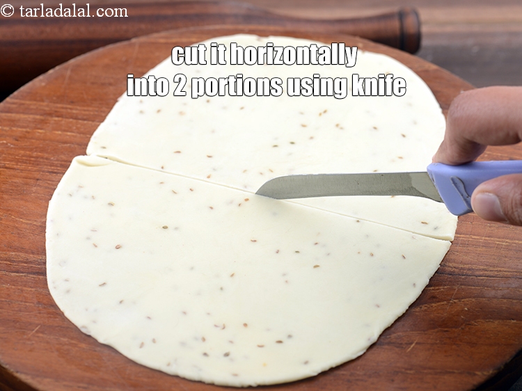 स्टेप 37 – चाकू की सहायता से इसे क्षैतिज रूप से 2 बराबर …