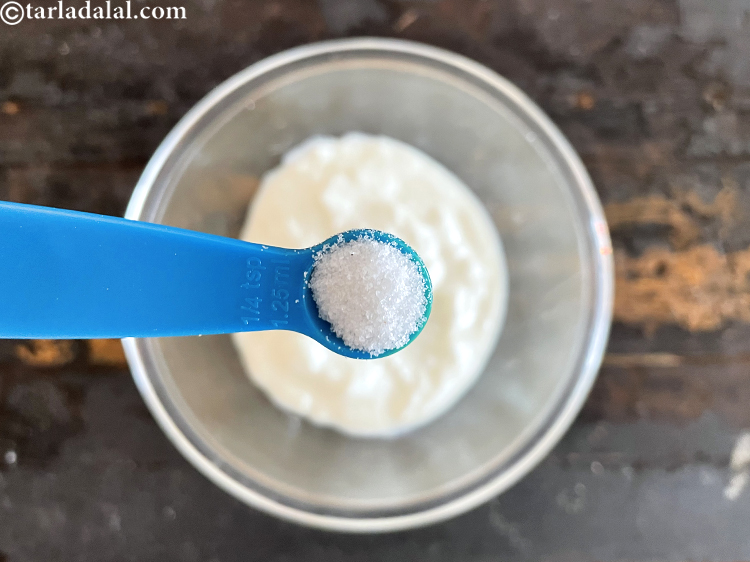 स्टेप 52 – स्वादानुसार नमक डालें।