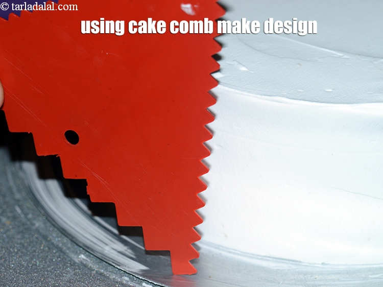 Step 43 – Using a cake comb make a design on the sides.&nbsp;<br /> &nbsp;