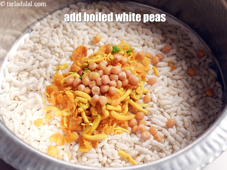 Step 6 – Add 3 tbsp cup boiled white peas.