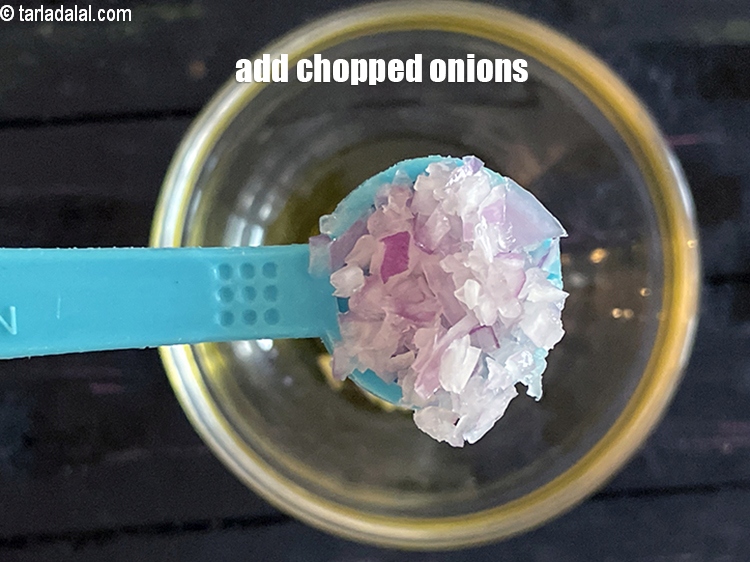 Step 18 – Add&nbsp;<meta charset="UTF-8" />1/2 tsp&nbsp;<a href="glossary-chopped-onions-722i">chopped onions</a>.