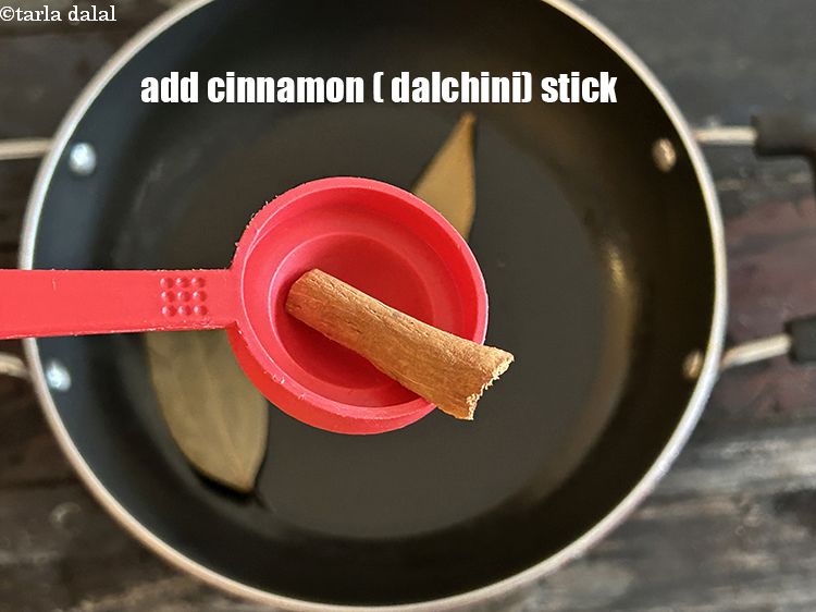Step 5 – Add&nbsp;<meta charset="UTF-8" />1&nbsp;<a href="glossary-cinnamon-dalchini-346i">cinnamon (dalchini)</a>&nbsp;stick.