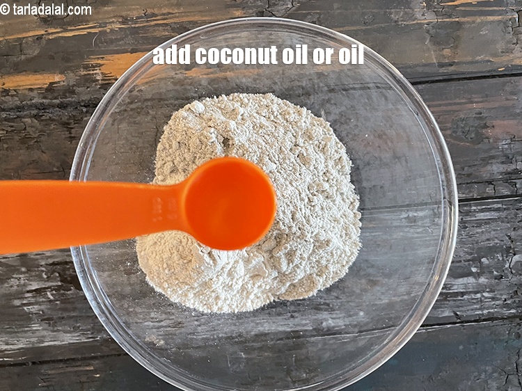 Step 6 – Add <strong>1&nbsp;tsp</strong> oil.