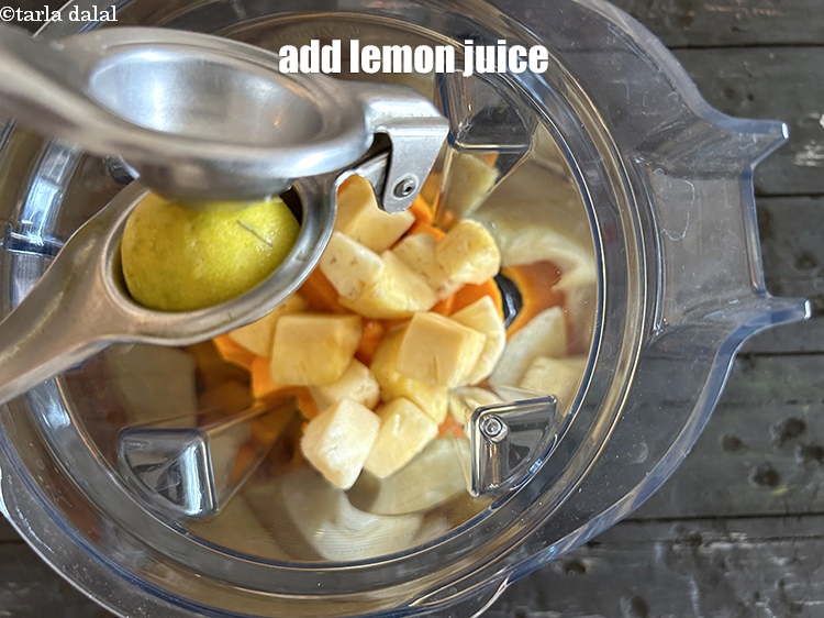 Step 7 – Add&nbsp;<meta charset="UTF-8" />1/2 tsp&nbsp;<a href="glossary-lemon-juice-numbi-ka-ras-nimbu-ka-juice-471i">lemon juice</a>.