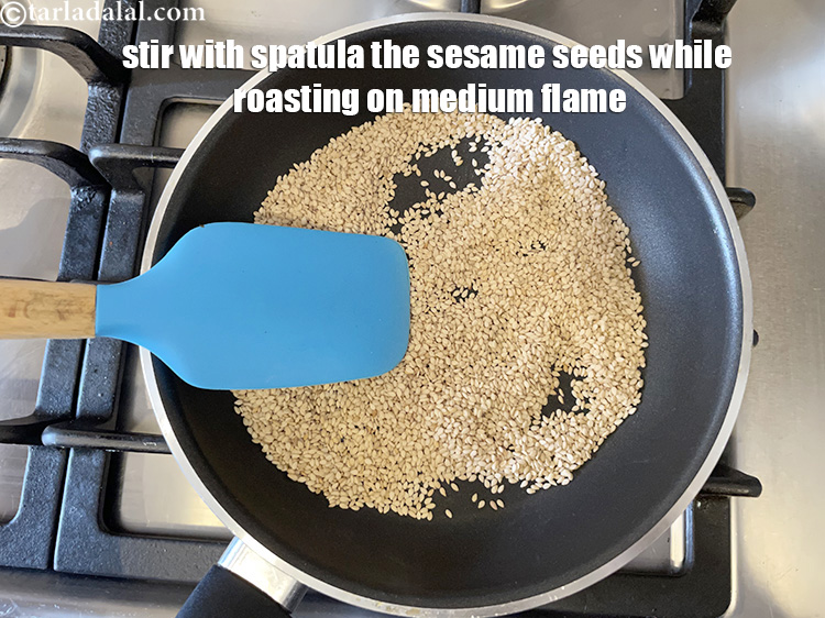 स्टेप 9 – याद रखें कि तिल को मध्यम आंच पर भूनते समय …