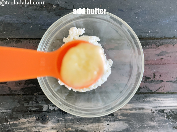 Step 6 – Add&nbsp;<meta charset="UTF-8" />2 tsp&nbsp;<a href="glossary-butter-makhan-233i">butter</a>.