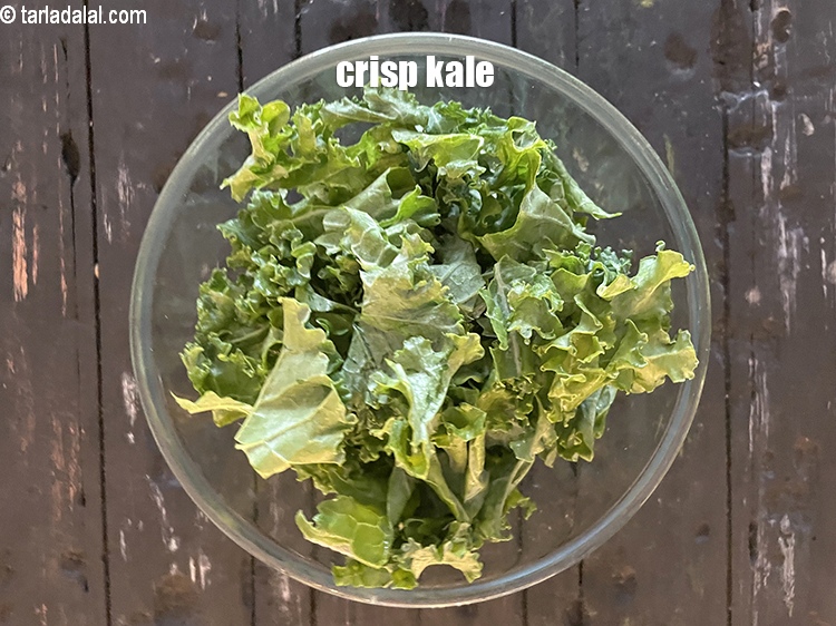 Step 6 – <meta charset="UTF-8" /><strong>Crsip kale&nbsp;</strong>ready to be used in your salad.