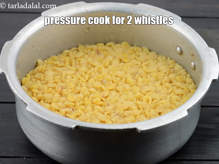 Step 5 – Pressure cook for 3&nbsp;whistles.&nbsp;This is how it looks after cooking. Keep aside.&nbsp;