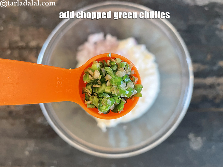 Step 9 – Add&nbsp;<meta charset="UTF-8" />1 tsp&nbsp;<a href="glossary-chopped-green-chilli-820i">chopped green chillies</a>.