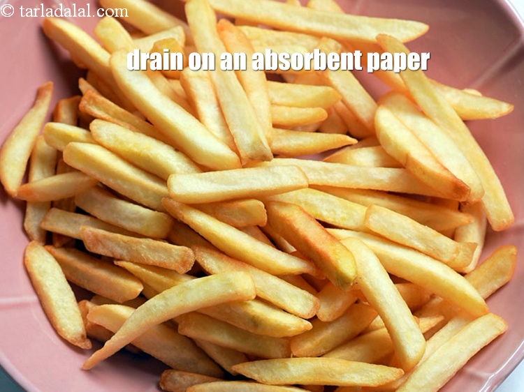 Step 5 – Drain on an absorbent paper. Keep aside.&nbsp;